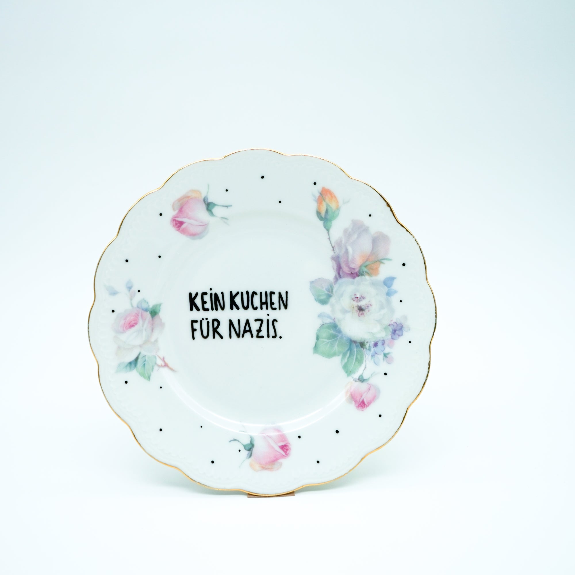 Wandteller small KEIN KUCHEN FÜR NAZIS "roses"