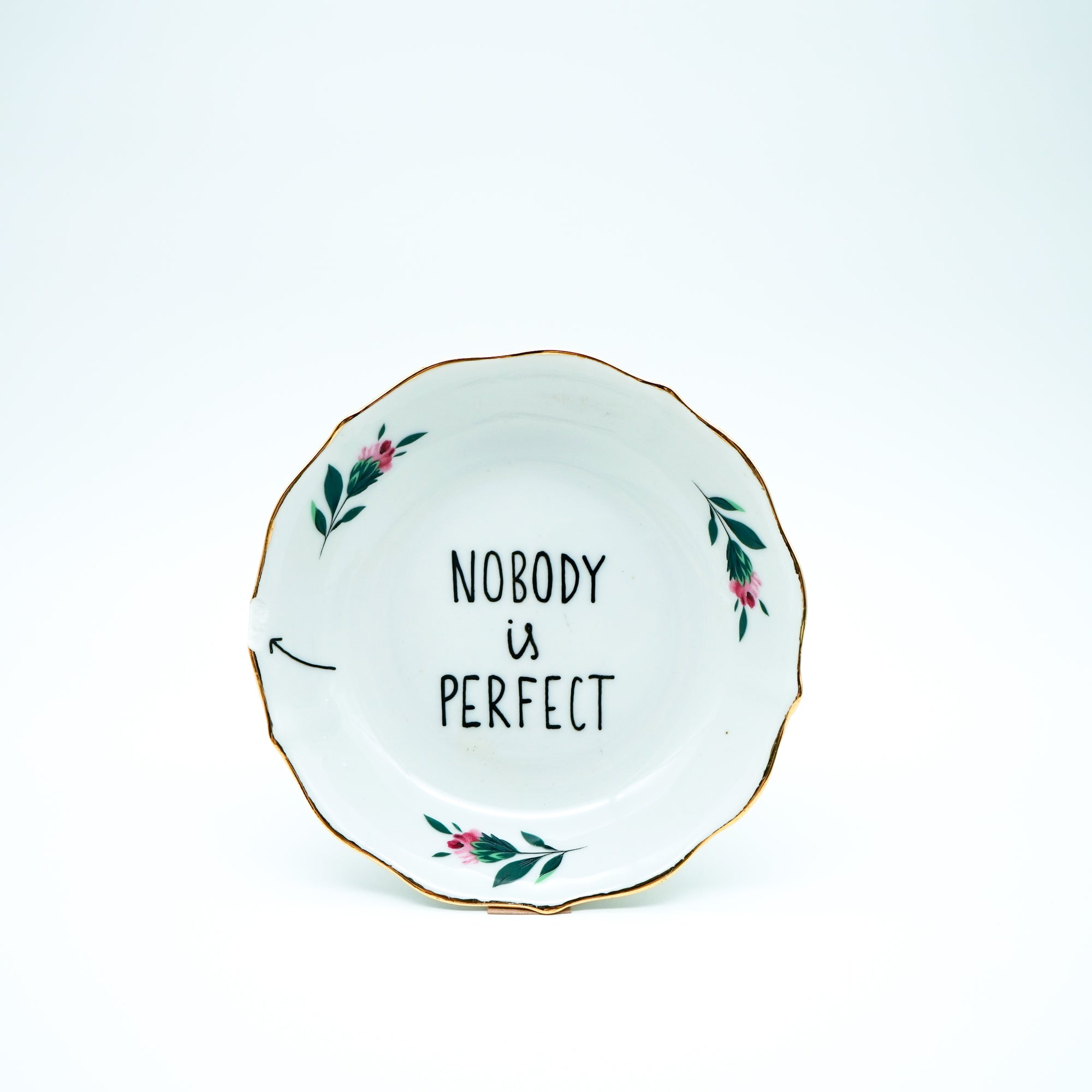 Wandteller small NOBODY IS PERFECT "broke but cute"