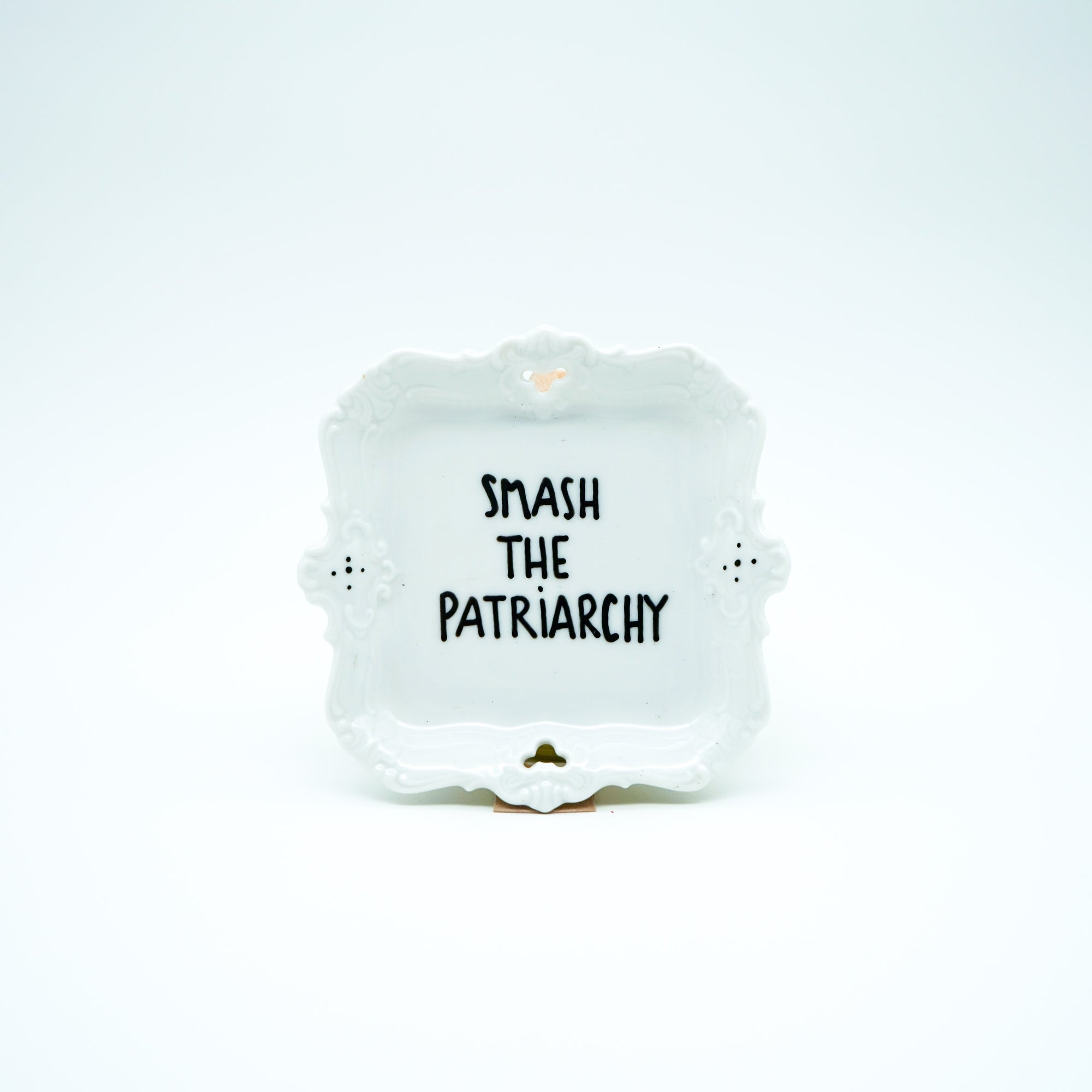 Wandteller mini SMASH THE PATRIARCHY "white"