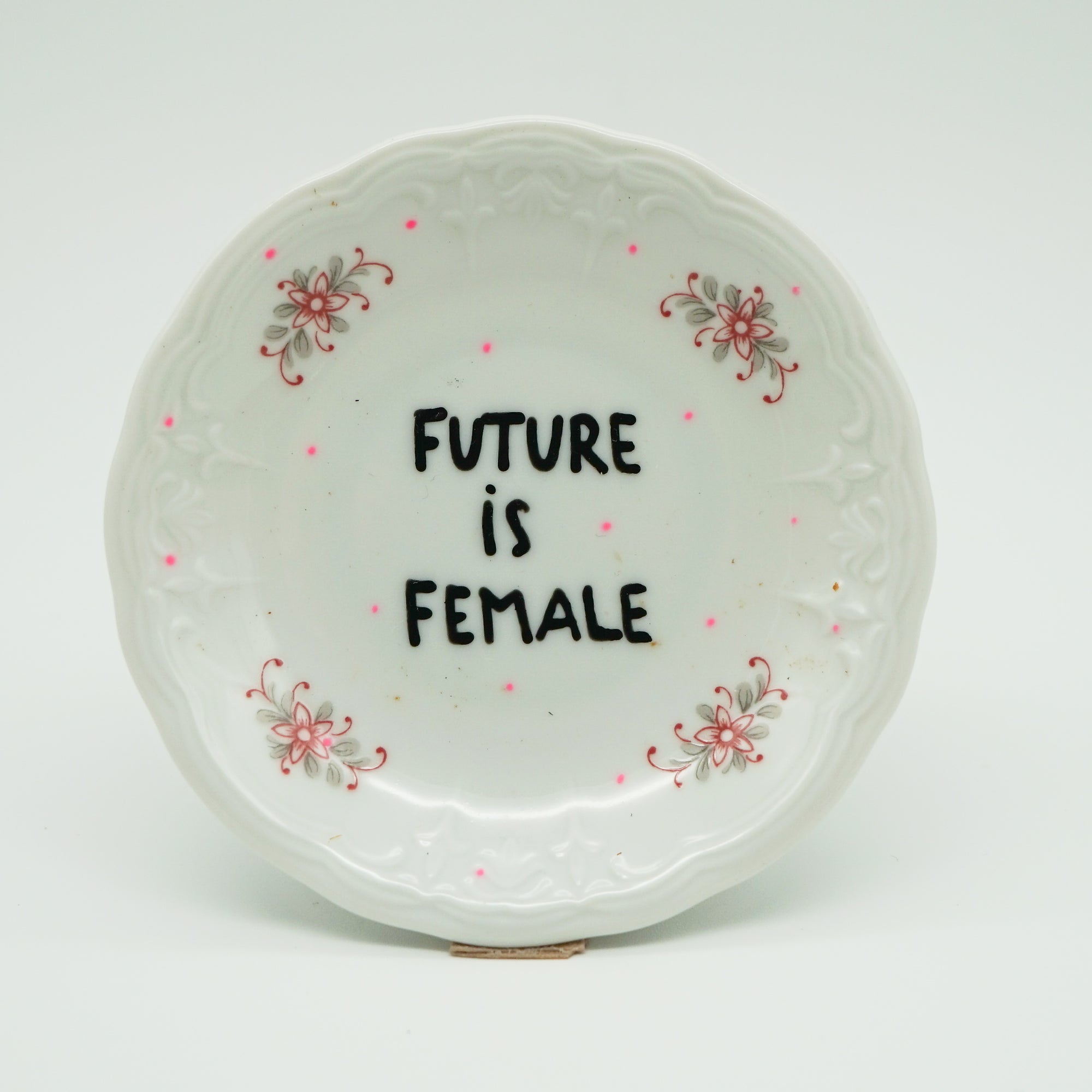 Wandteller mini FUTURE IS FEMALE "lovely"