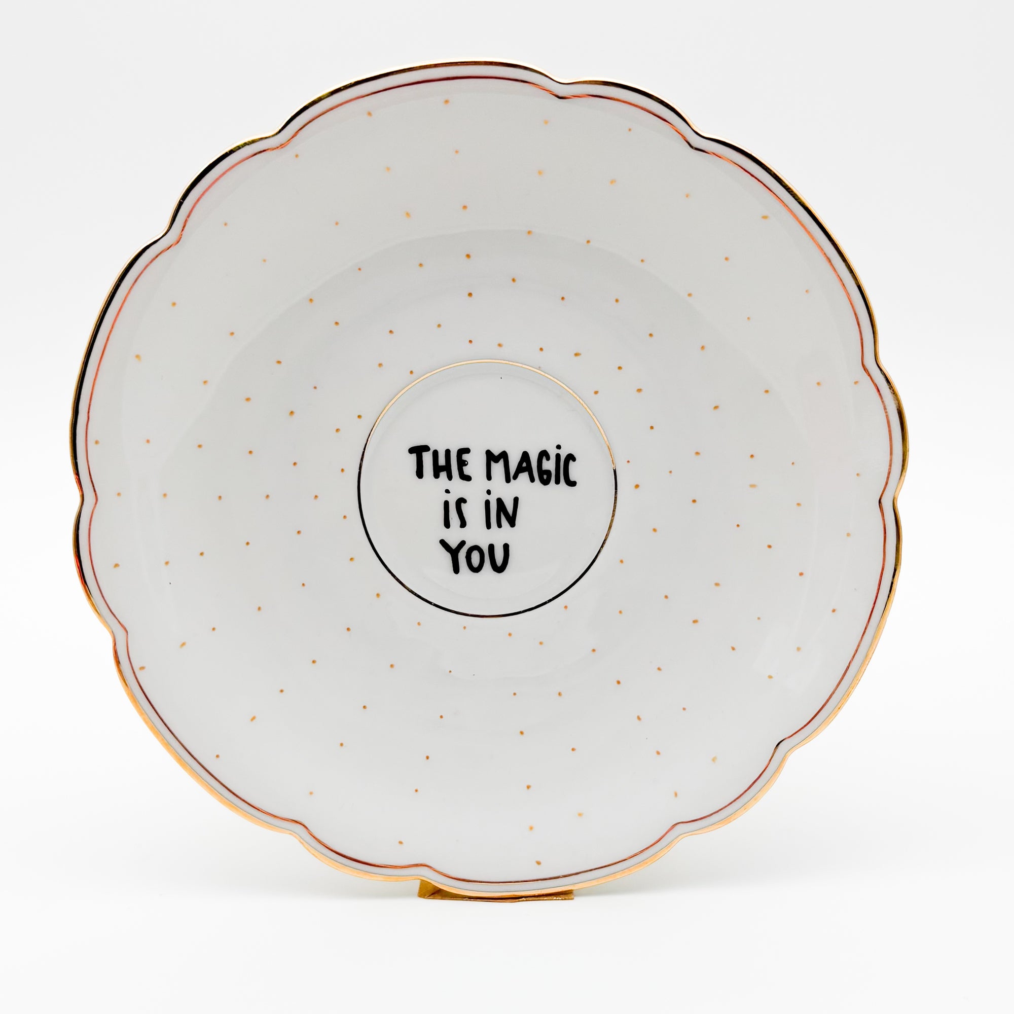 Wandteller small THE MAGIC IS IN YOU "shower"