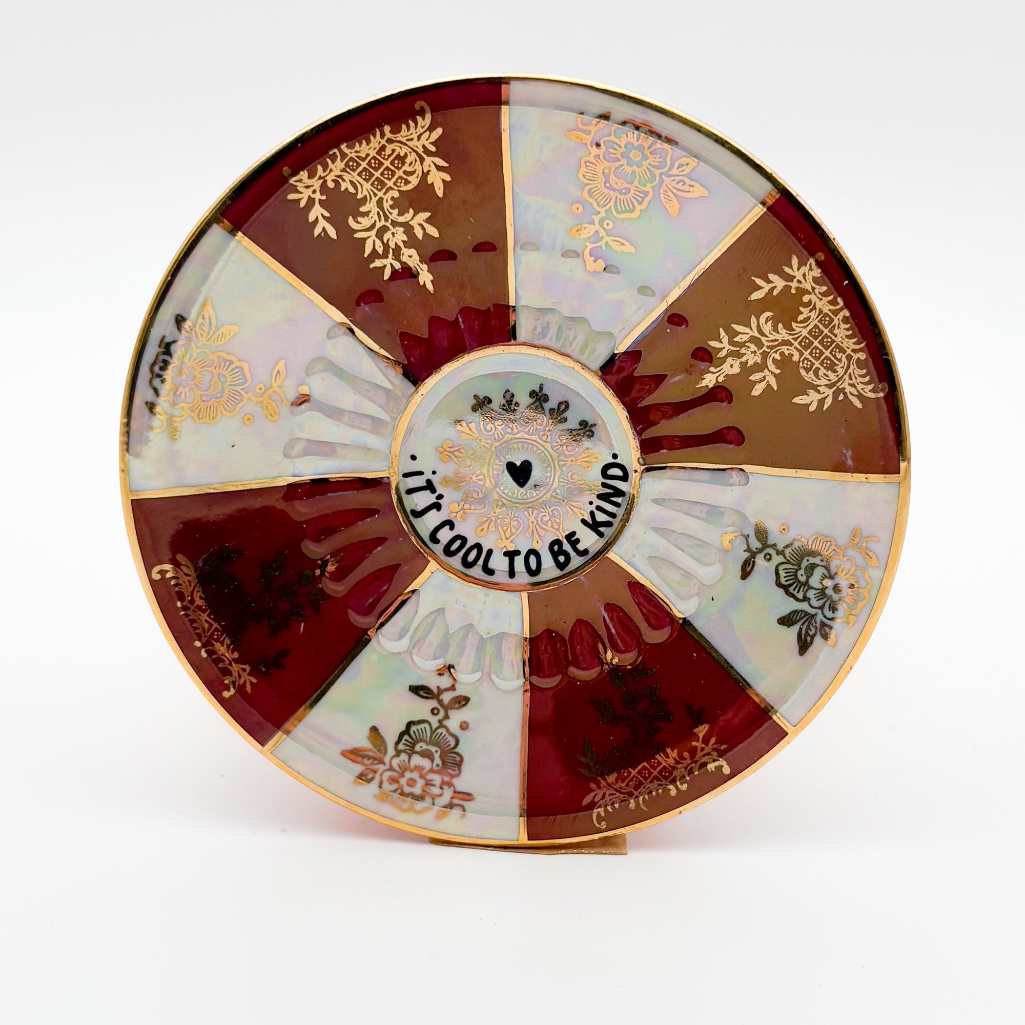 Wandteller mini IT´S COOL TO BE KIND “queen"