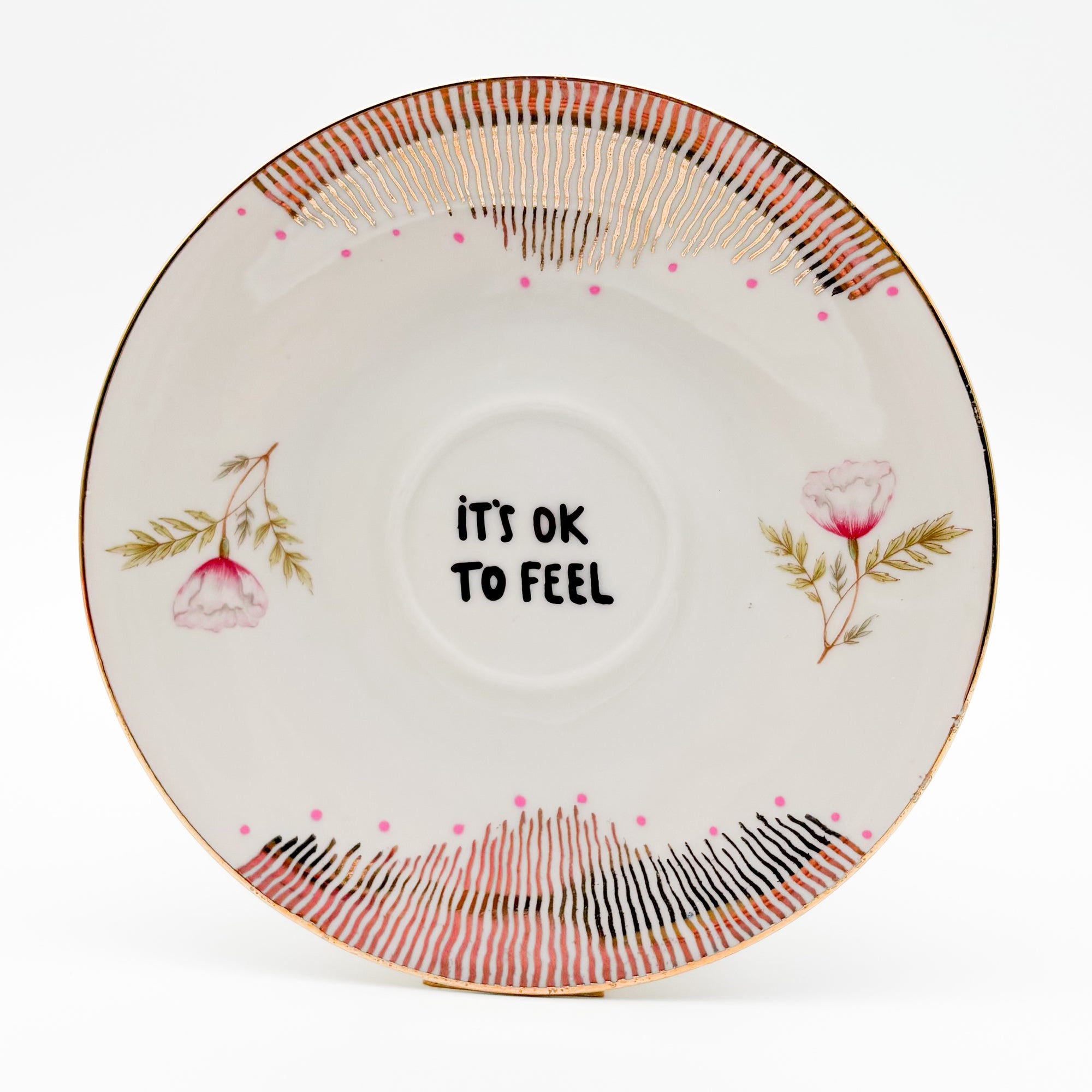 Wandteller small IT’S OK TO FEEL. “lovely“