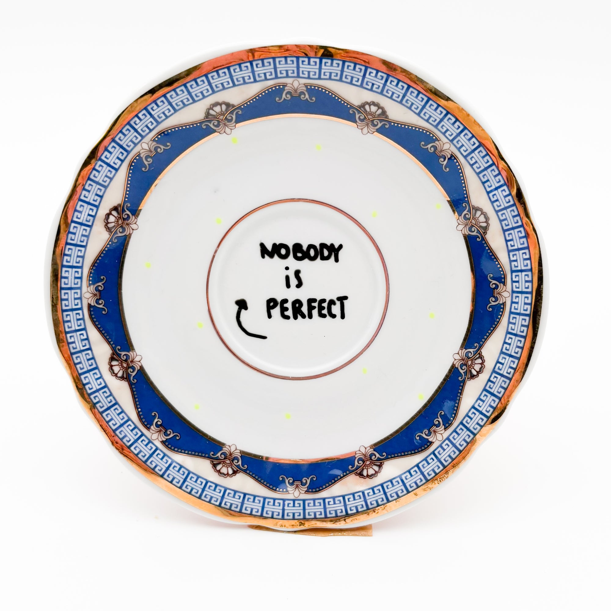 Wandteller mini NOBODY IS PERFECT "royal"