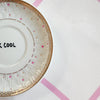 Vintage Wandteller „OK COOL“ – Handbemalte Statement-Wanddeko aus Porzellan
