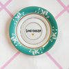 Vintage Wandteller „GOOD ENOUGH“ – Handbemalte Statement-Wanddeko aus Porzellan