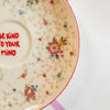 Vintage Wandteller „BE KIND TO YOUR MIND“ – handbemalte Statement-Wanddeko aus Porzellan