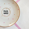 Vintage Wandteller „FUCK NAZIS“ – handbemalte Statement-Wanddeko aus Porzellan