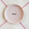 Vintage Wandteller „MAUSIG“ – handbemalte Statement-Wanddeko aus Porzellan