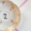 Vintage Wandteller „FEEL IT ALL“ – handbemalte Statement-Wanddeko aus Porzellan