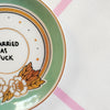 Vintage Wandteller „MARRIED AS FUCK“ – handbemalte Statement-Wanddeko aus Porzellan