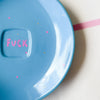 Vintage Wandteller „FUCK" – handbemalte Statement-Wanddeko aus Porzellan
