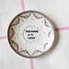 Vintage Wandteller „OVERTHINKING IS MY CARDIO" – handbemalte Statement-Wanddeko aus Porzellan