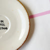 Vintage Wandteller „IT´S OK TO FEEL.EVERYTHING." – handbemalte Statement-Wanddeko aus Porzellan