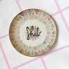 Vintage Wandteller „shit" – handbemalte Statement-Wanddeko aus Porzellan