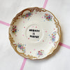 Vintage Wandteller „NOBODY IS PERFECT" – handbemalte Statement-Wanddeko aus Porzellan