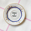 Vintage Wandteller „NOBODY IS PERFECT" – handbemalte Statement-Wanddeko aus Porzellan