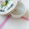 Vintage Dose "MEMORIES INSIDE" – handbemalte Statement Deko aus Porzellan