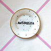 Vintage Wandteller "ANTIFASCISTA" – handbemalte Statement-Wanddeko aus Porzellan