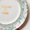 Vintage Wandteller "GOOD DAY TO PANIC" – handbemalte Statement-Wanddeko aus Porzellan