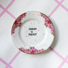 Vintage Wandteller "NOBODY IS PERFECT" – handbemalte Statement-Wanddeko aus Porzellan