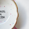 Vintage Wandteller "KONFETTI IM HERZEN" – handbemalte Statement-Wanddeko aus Porzellan