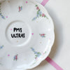 Vintage Wandteller "PMS ULTRAS" – handbemalte Statement-Wanddeko aus Porzellan