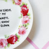 Vintage Wandteller "NOT MY CIRCUS..." – handbemalte Statement-Wanddeko aus Porzellan
