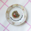 Vintage Wandteller "HISTORY WILL SAY THEY WERE FRIENDS" – handbemalte Statement-Wanddeko aus Porzellan