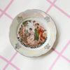 Vintage Wandteller "A LITTLE PARTY NEVER KILELD NOBODY" – handbemalte Statement-Wanddeko aus Porzellan