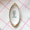 Vintage Wandteller "IN DIESEM HAUS SAGEN WIR DANKE,BITTE UND FUCK NAZIS." – handbemalte Statement-Wanddeko aus Porzellan