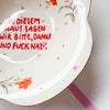 Vintage Wandteller "IN DIESEM HAUS SAGEN WIR DANKE,BITTE UND FUCK NAZIS." – handbemalte Statement-Wanddeko aus Porzellan