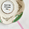 Vintage Wandteller "ALLES EINE PHASE" – handbemalte Statement-Wanddeko aus Porzellan