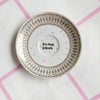 Vintage Wandteller "ICH MUSS GAR NIX" – handbemalte Statement-Wanddeko aus Porzellan