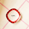 Vintage Wandteller "SLAY“– handbemalte Statement-Wanddeko aus Porzellan