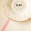 Vintage Wandteller "SLAY“– handbemalte Statement-Wanddeko aus Porzellan