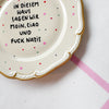 Vintage Wandteller "IN DIESEM HAUS SAGEN WIR MOIN,CIAO UND FUCK NAZIS"– handbemalte Statement-Wanddeko aus Porzellan (Kopie)