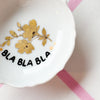 Vintage Wandteller "BLA BLA BLA"– handbemalte Statement-Wanddeko aus Porzellan