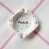 Vintage Wandteller "FUCK IT"– handbemalte Statement-Wanddeko aus Porzellan