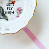 Vintage Wandteller "LET´S FLY HIGH"– handbemalte Statement-Wanddeko aus Porzellan