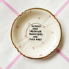 Vintage Wandteller "IN DIESEM HAUS SAGEN WIR DANKE,BITTE UND FUCK NAZIS" – handbemalte Statement-Wanddeko aus Porzellan