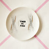Vintage Wandteller "TIRED AS FUCK" – handbemalte Statement-Wanddeko aus Porzellan