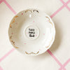 Vintage Wandteller "TIRED PEOPLE CLUB" – handbemalte Statement-Wanddeko aus Porzellan