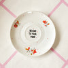 Vintage Wandteller "BE KIND TO YOUR MIND" – handbemalte Statement-Wanddeko aus Porzellan