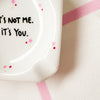Vintage Wandteller "it´s not me.it´s you." – handbemalte Statement-Wanddeko aus Porzellan