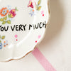 Vintage Wandteller "FUCK YOU VERY MUCH" – handbemalte Statement-Wanddeko aus Porzellan