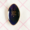 Vintage Wandteller "WE ARE ALL MADE OF STARDUST." – handbemalte Statement-Wanddeko aus Porzellan
