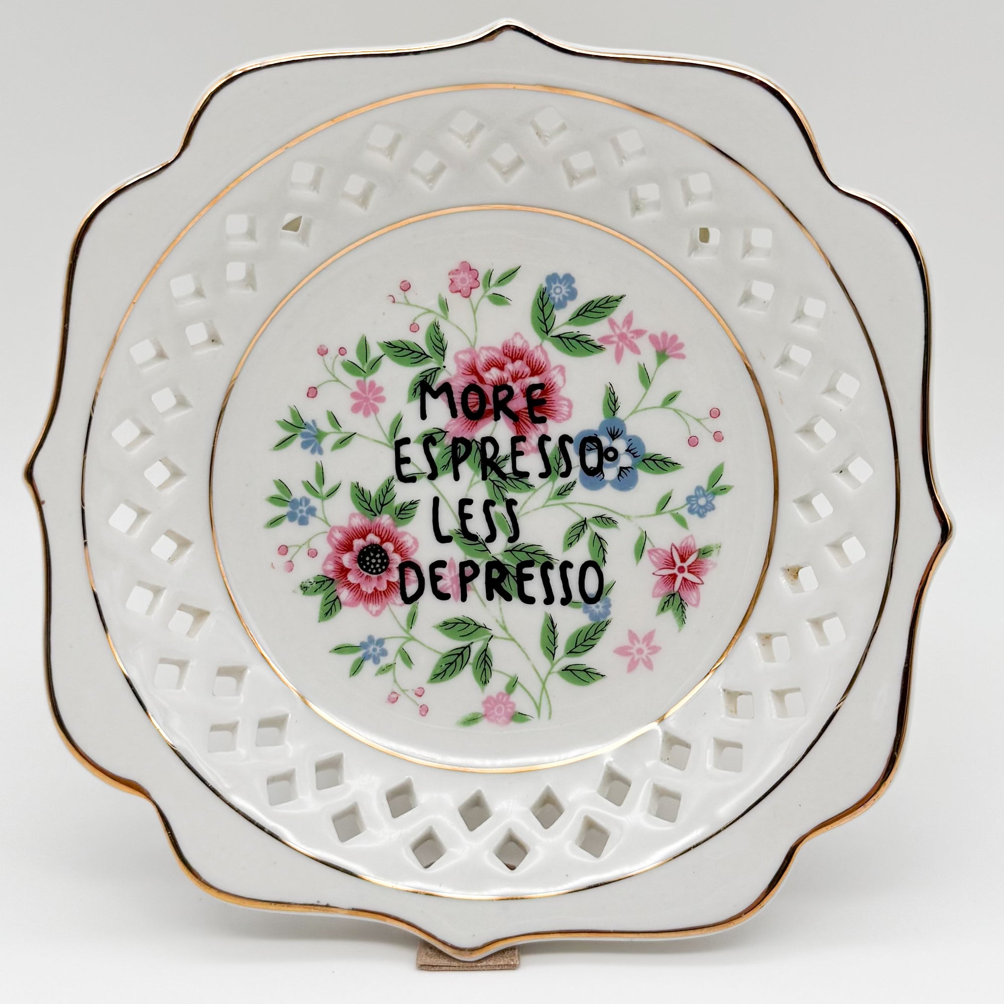 Wandteller small MORE ESPRESSO LESS DEPRESSO "net"