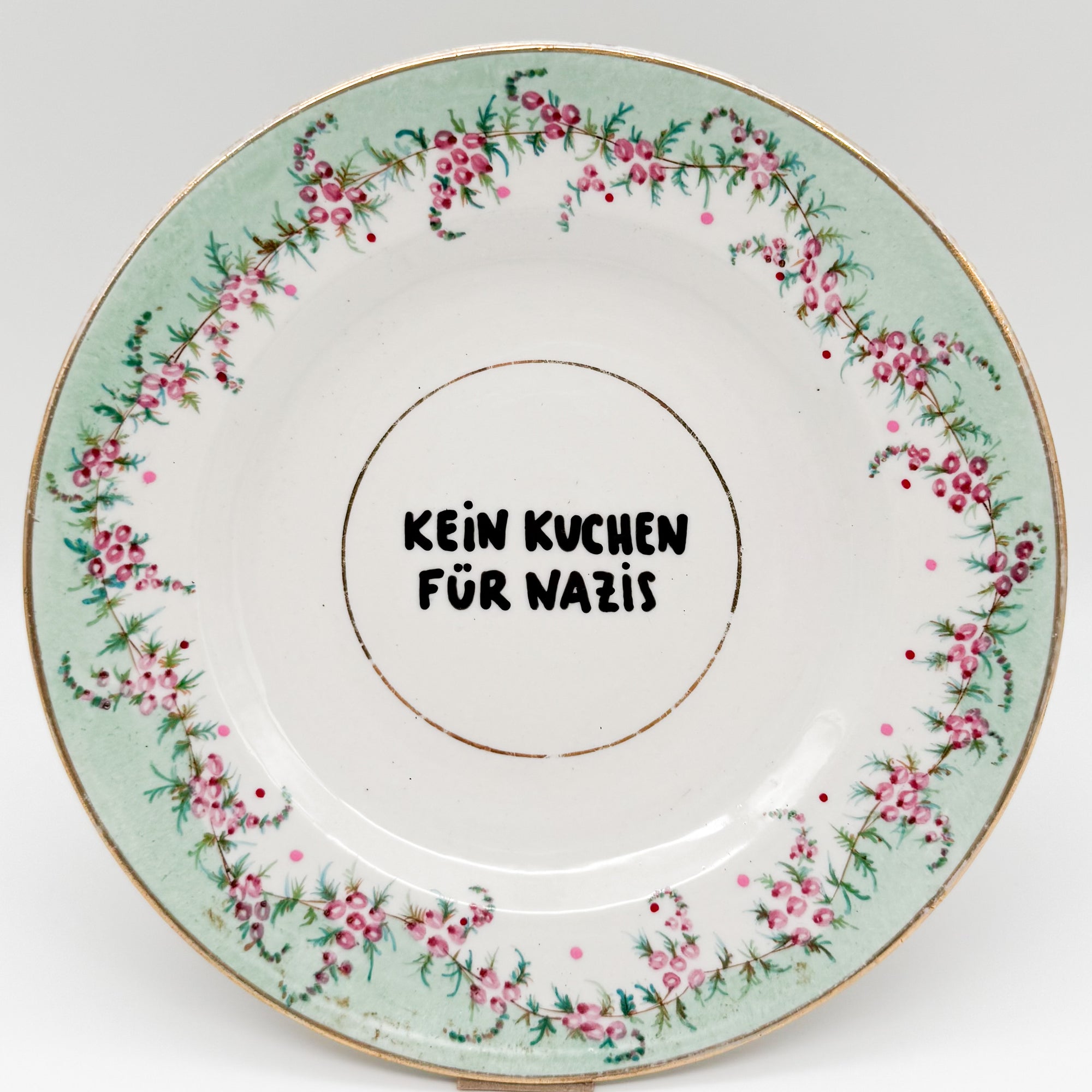Wandteller midi KEIN KUCHEN FÜR NAZIS "bunt"