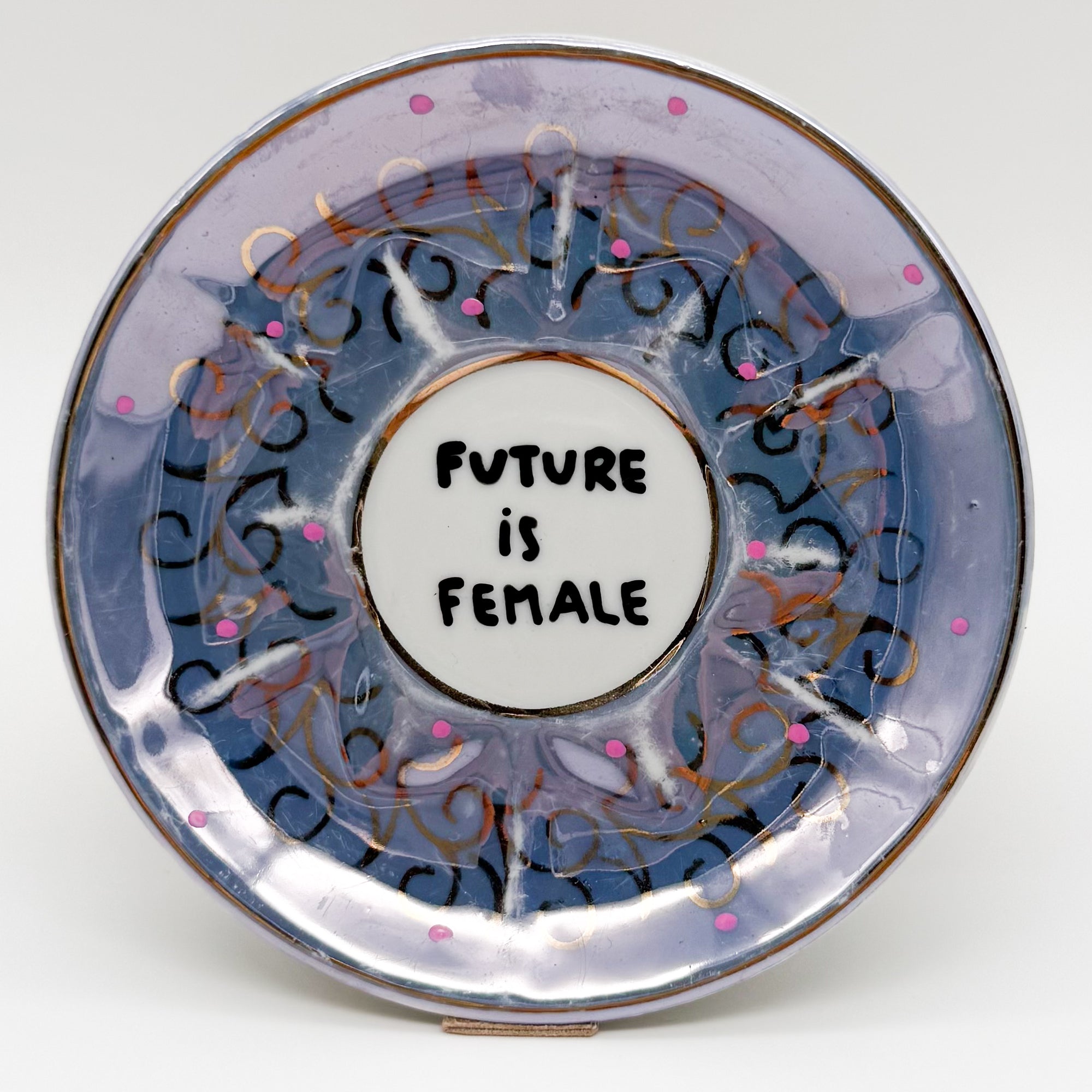 Wandteller mini FUTURE IS FEMALE "shiny collection"